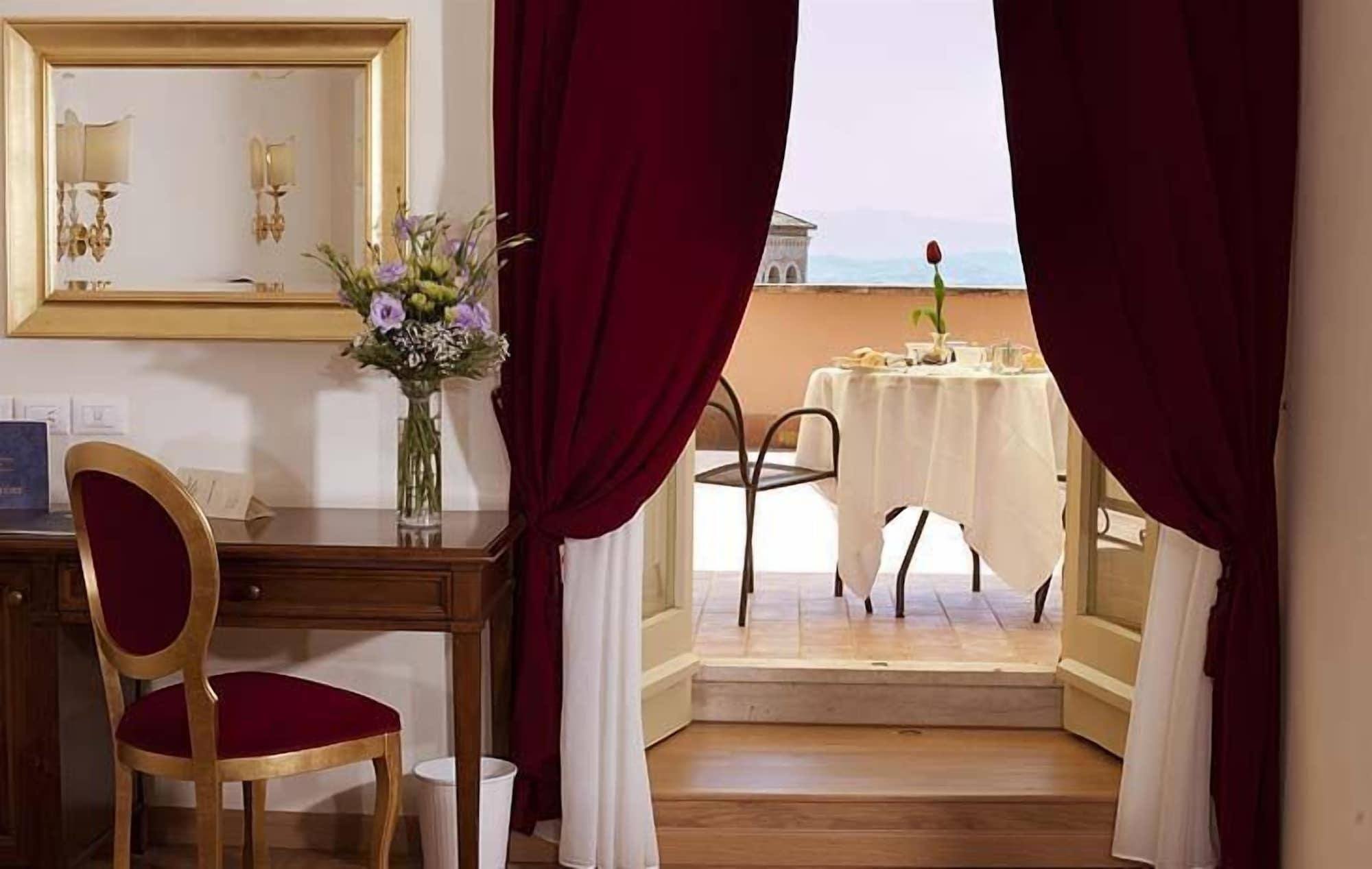 Giotto Hotel & Spa Ассізі Екстер'єр фото