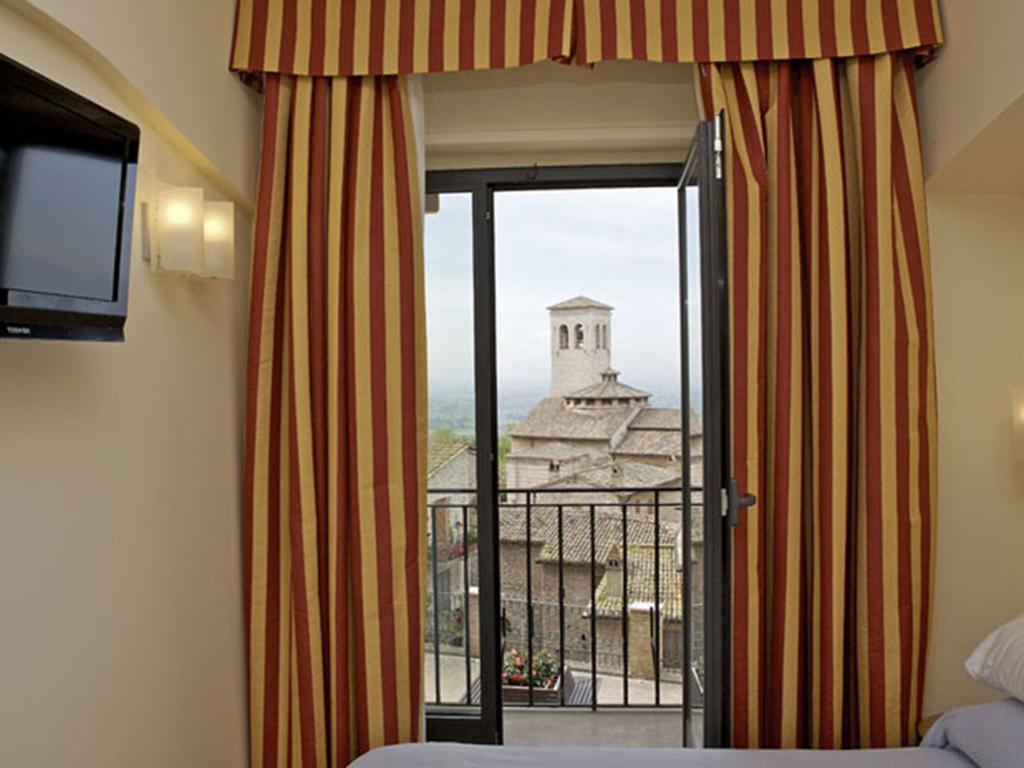 Giotto Hotel & Spa Ассізі Номер фото