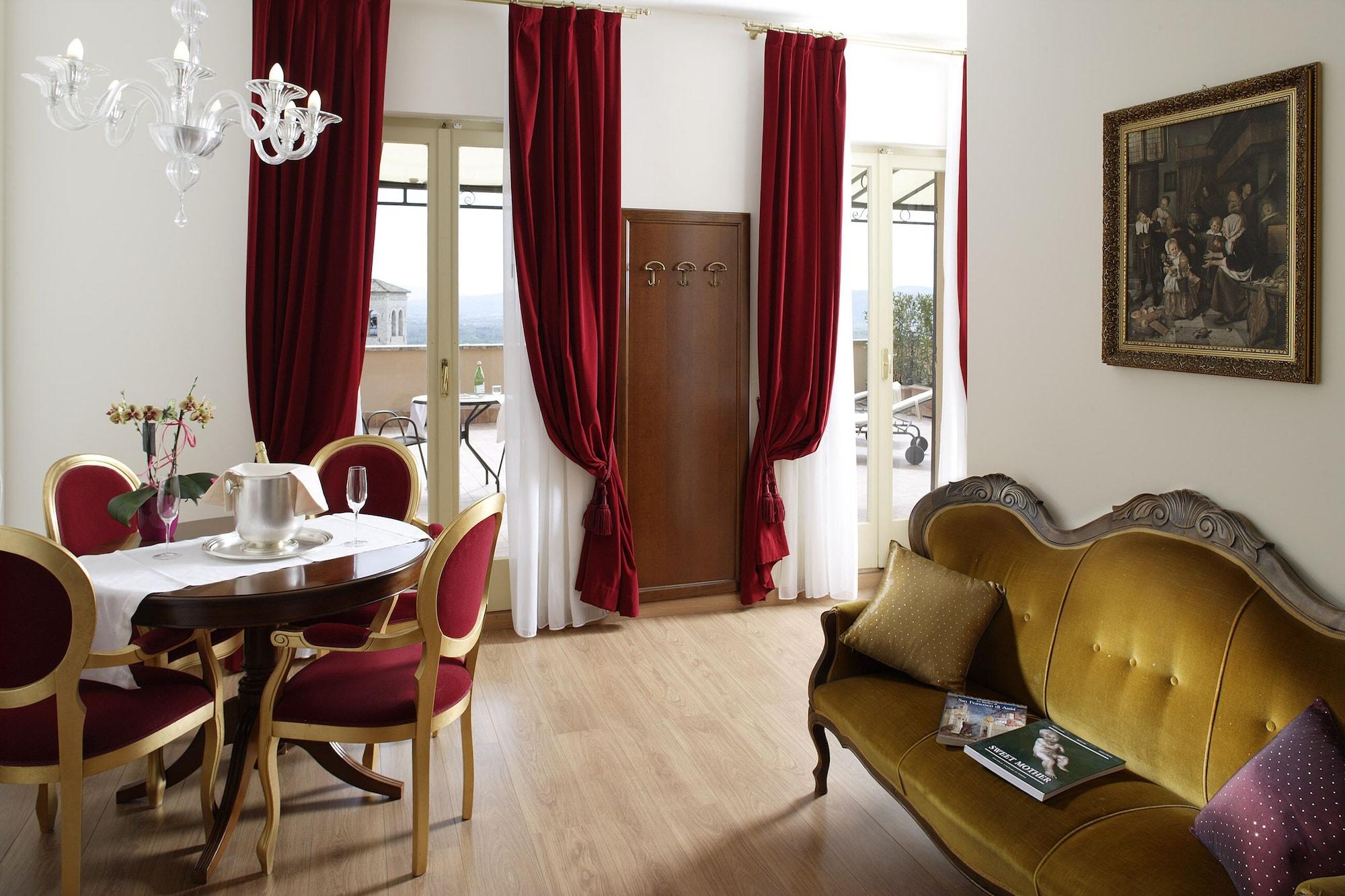 Giotto Hotel & Spa Ассізі Екстер'єр фото